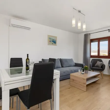 Apartman Kety Krk Town