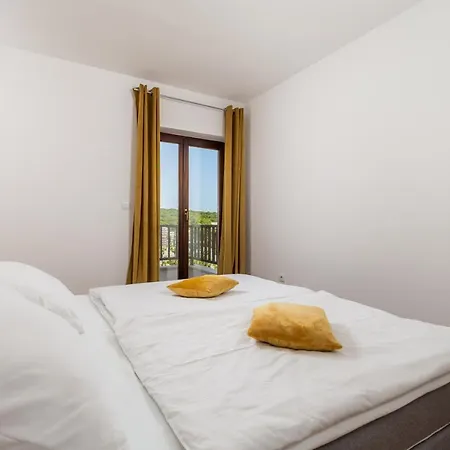 Apartment Apartman Kety Krk Town