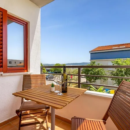 Apartment Apartman Kety Krk Town